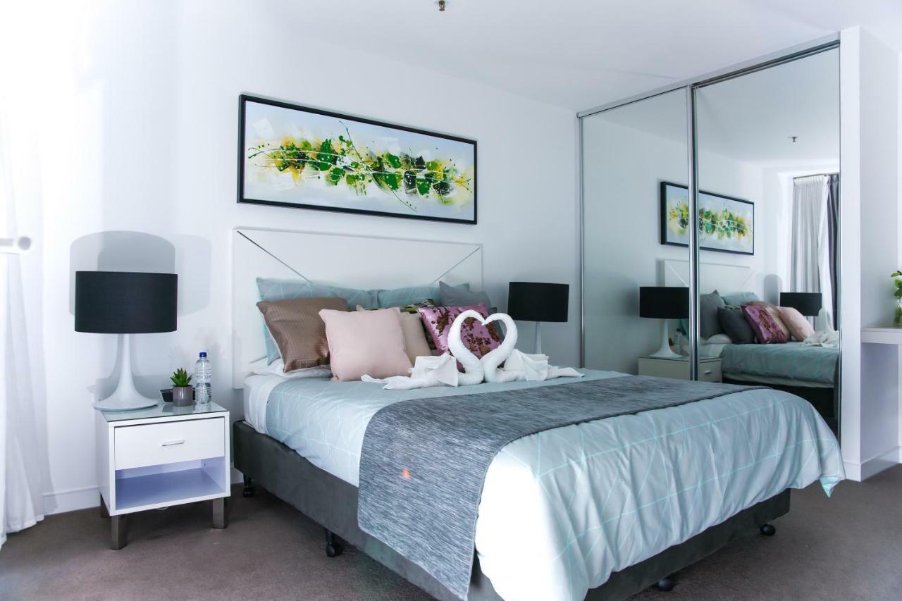 Serain Residences On Surfers Apartment *