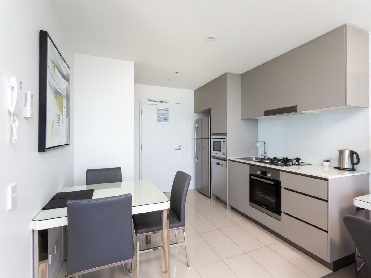 Serain Residences On Surfers Apartment *